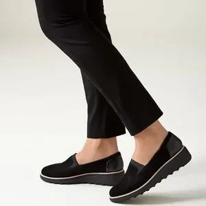 【Clarks】クラークス Sharon Dolly Sneaker Black Suede Women's Clarks Sharon Dolly | Zappos.com
